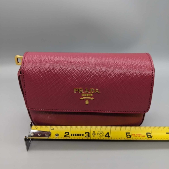 Prada - Picture 10 of 12